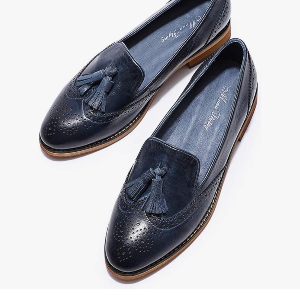 NWOT Elegant Navy Tassel Loafers for Women Size 8/8.5